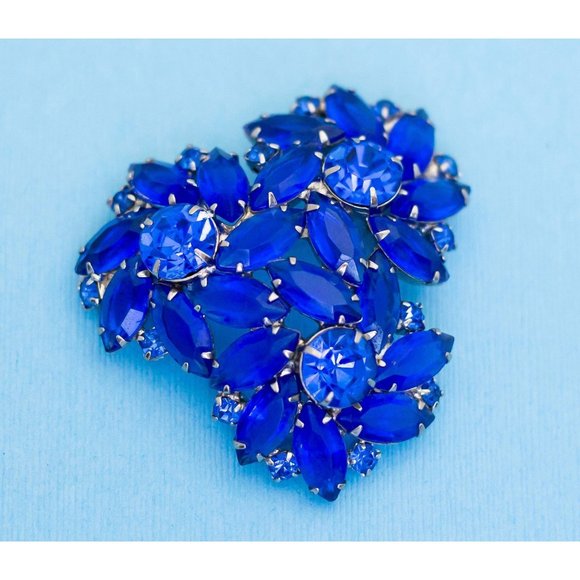 Vintage Deep Gorgeous Blue Rhinestone Brooch - N29 - Picture 1 of 3